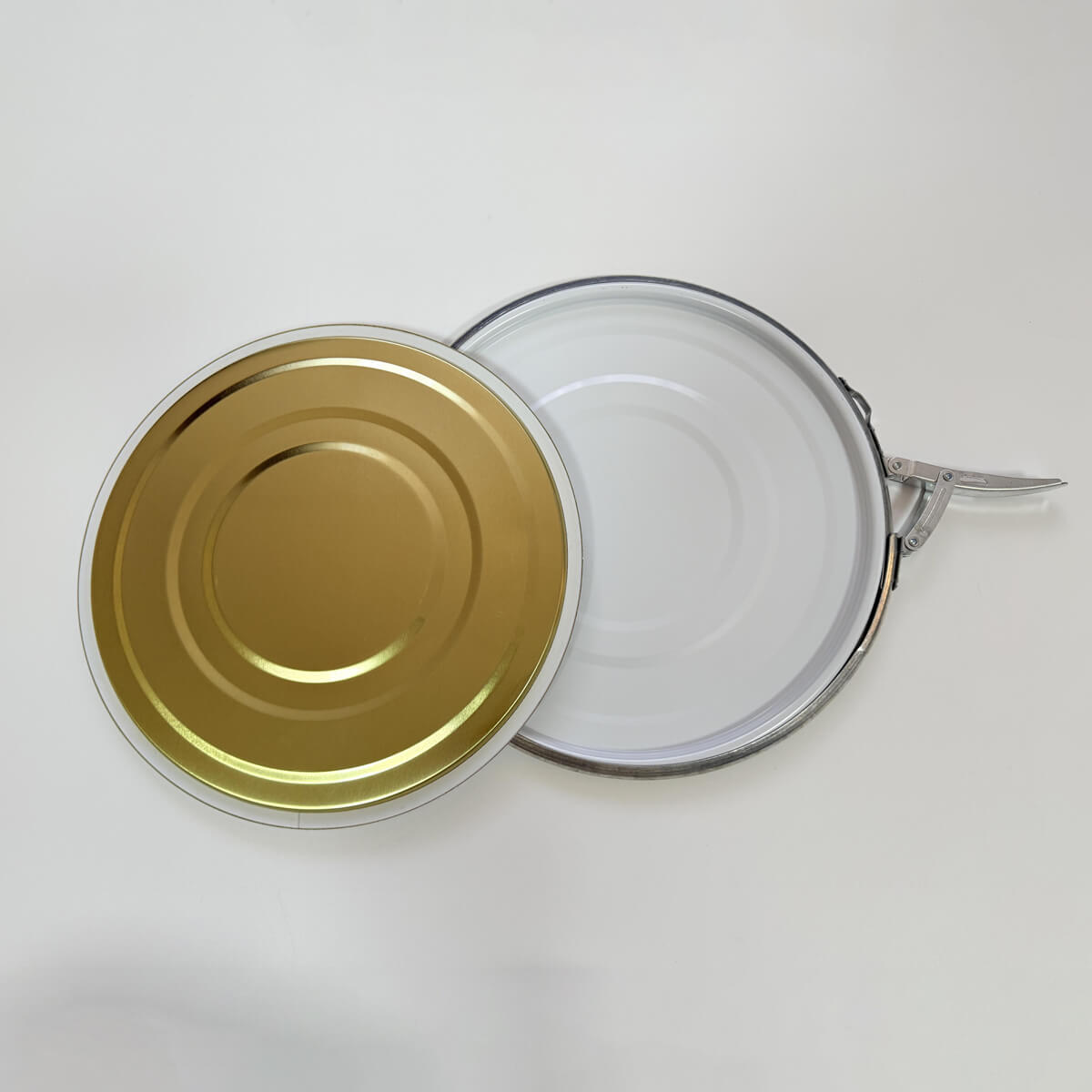 Lever Lock Lid